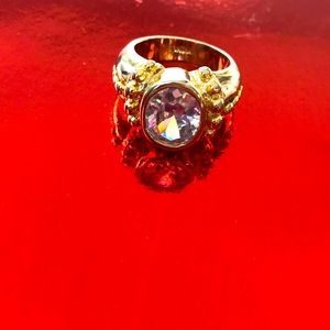 Beautiful ring size 9